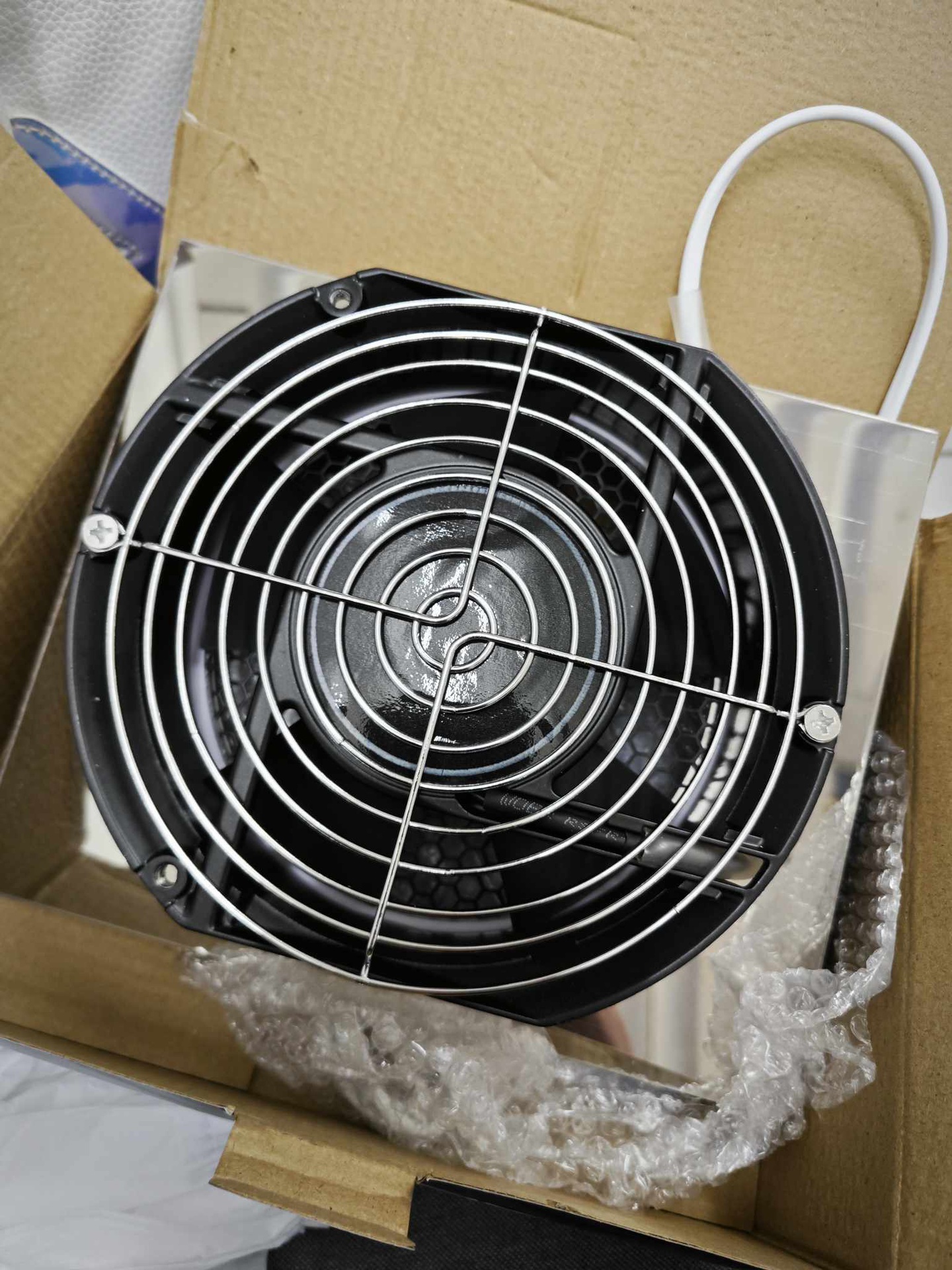Asztalba beépíthető porelszívó 80W - ezüst