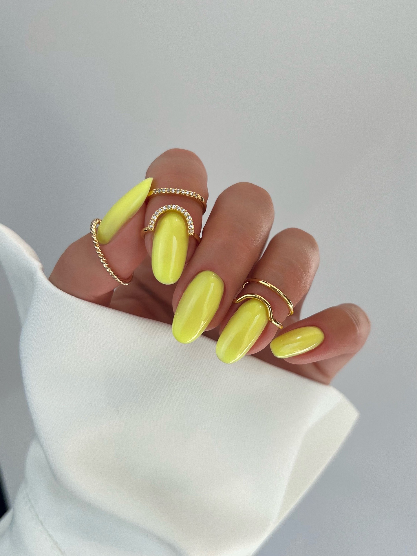 MAKEAR Rubber Base Juicy 8ml - CRB16 Bahama Yellow