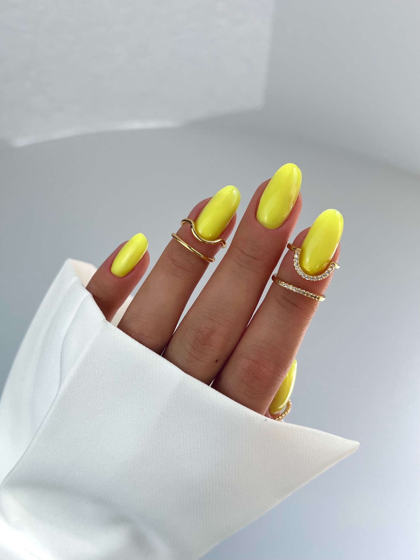MAKEAR Rubber Base Juicy 8ml - CRB16 Bahama Yellow