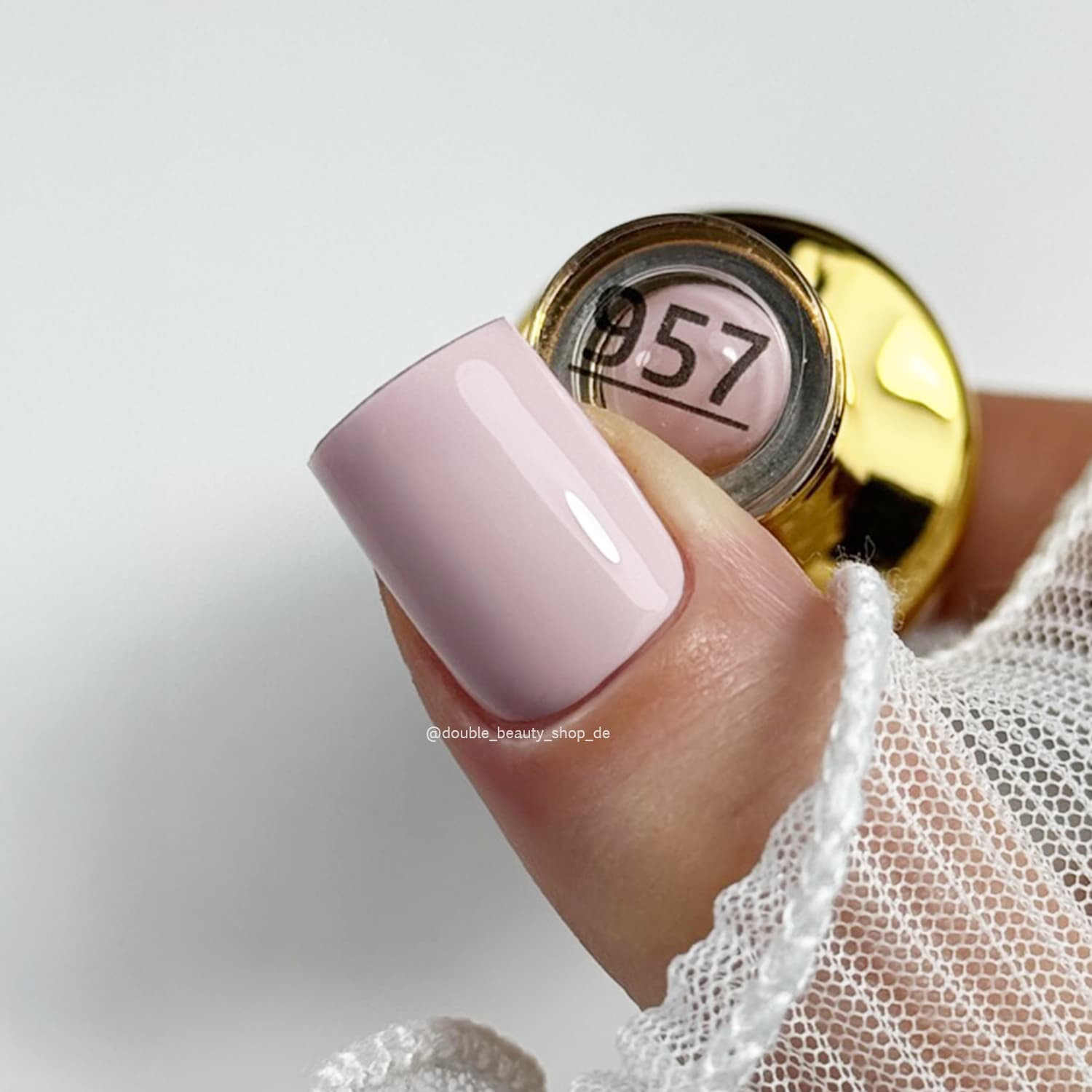 MAKEAR Gel Polish 8ml No.957 Everyday -  Wednesday